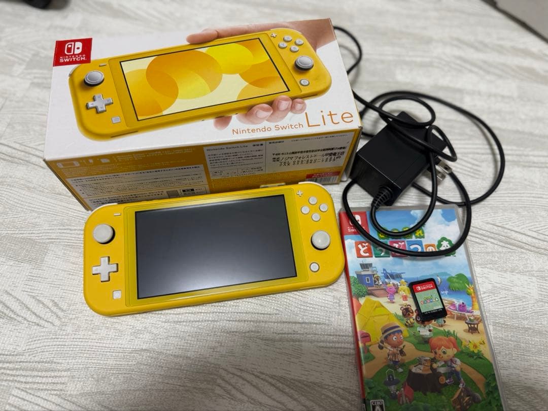 【ほぼ新品】Nintendo Switch Lite イエロー&カセット付き