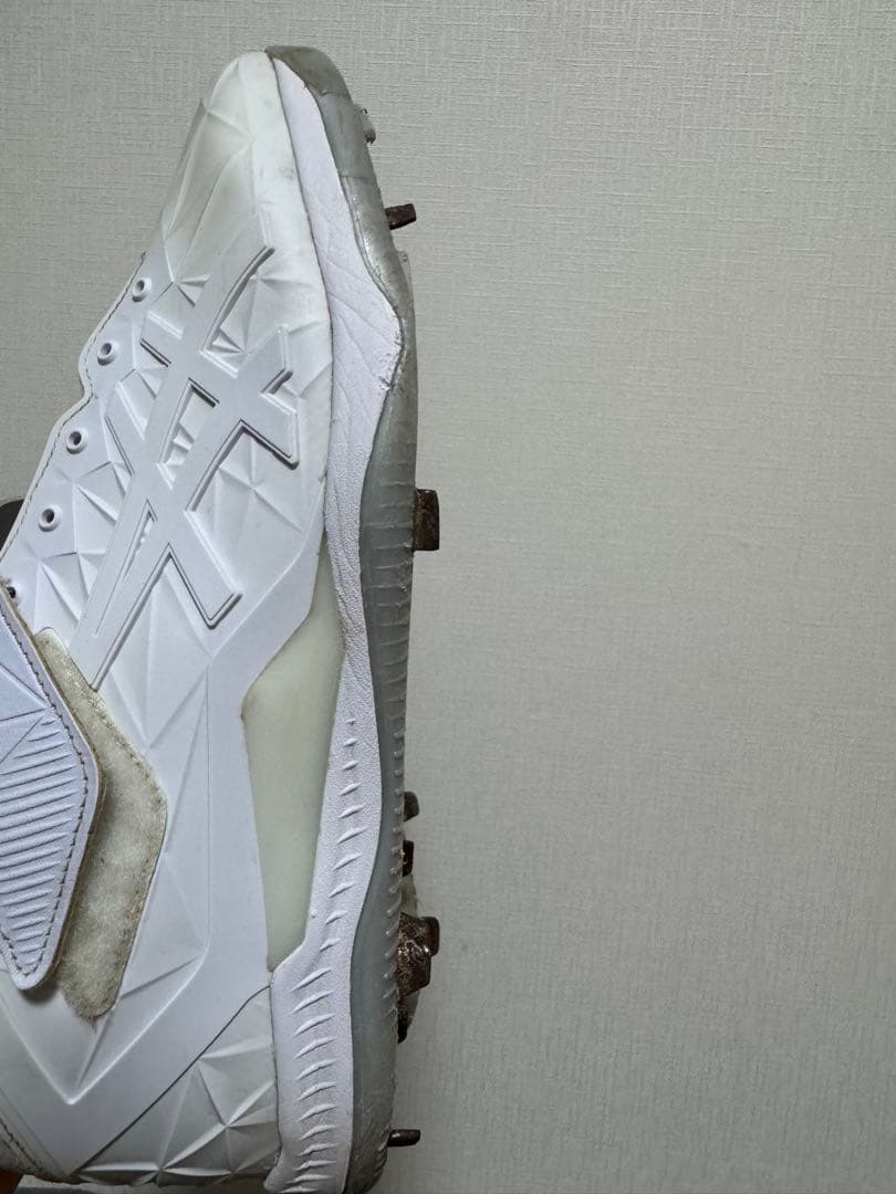 asics ホワイト スパイクシューズ