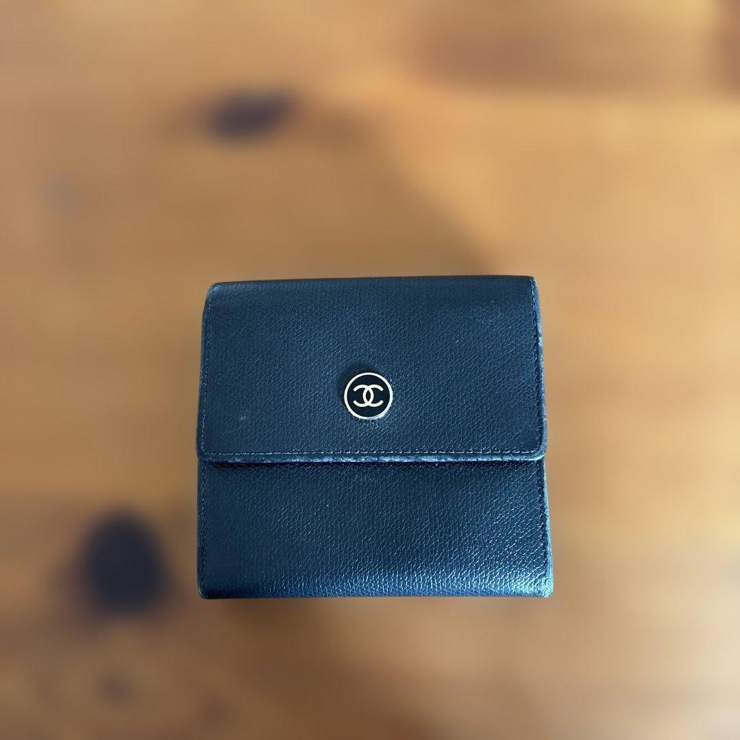 CHANEL 黒 レザー 三つ折り財布