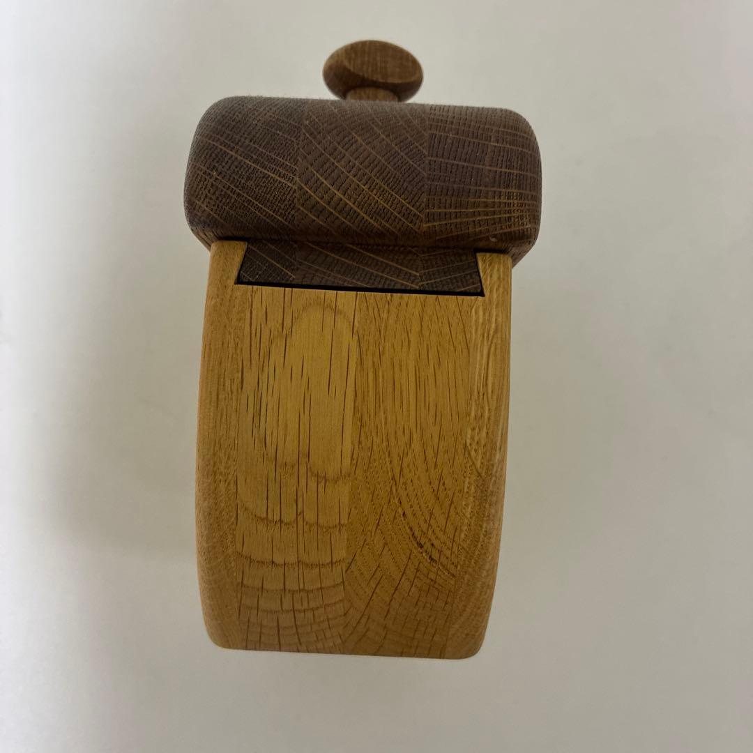 ドングリ型　木製　貯金箱