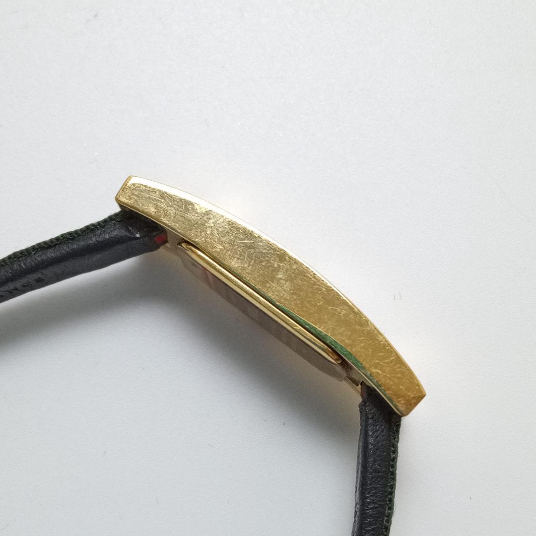 GUCCI　グッチ　腕時計　3900L　シェリーライン　スクエア　ゴールド