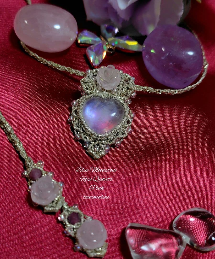 ♡ローズクォーツ、クィーンコンクシェル、ピンクトルマリンのマクラメネックレス
