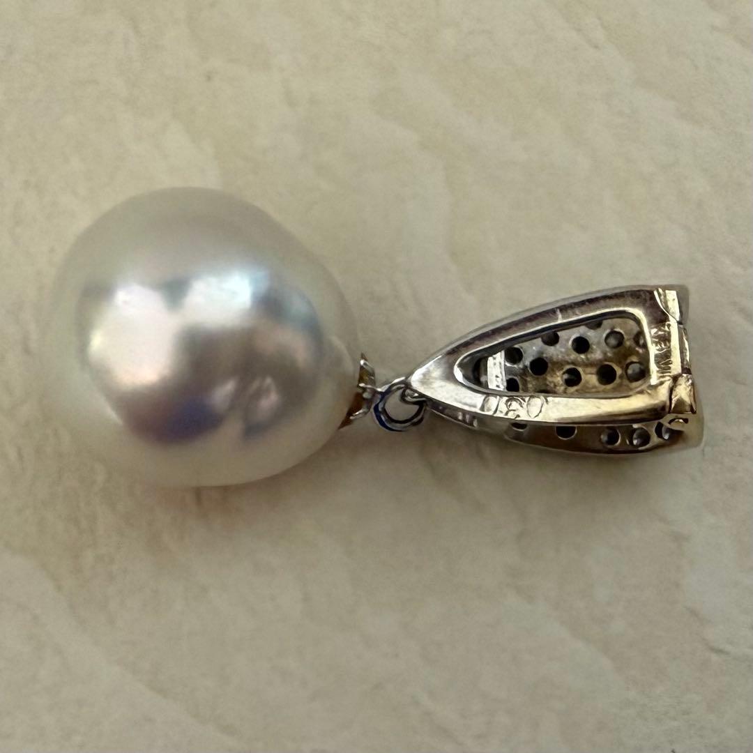 桜玲子　k18WGダイヤ0.30南洋白蝶パールペンダントトップ