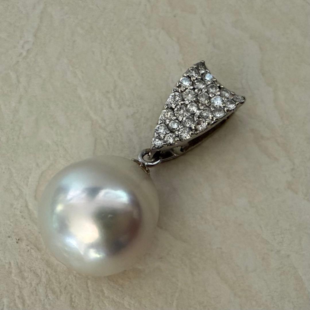 桜玲子　k18WGダイヤ0.30南洋白蝶パールペンダントトップ