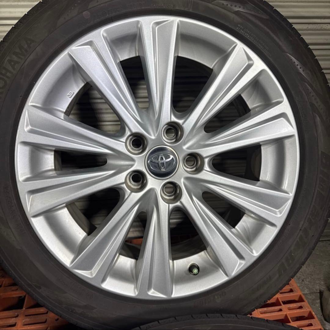 トヨタ純正18インチアルミホイール ヨコハマタイヤ RV03 235/50R18