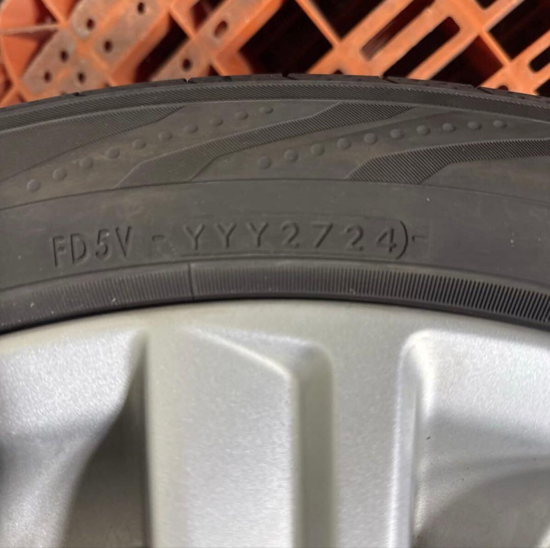 トヨタ純正18インチアルミホイール ヨコハマタイヤ RV03 235/50R18