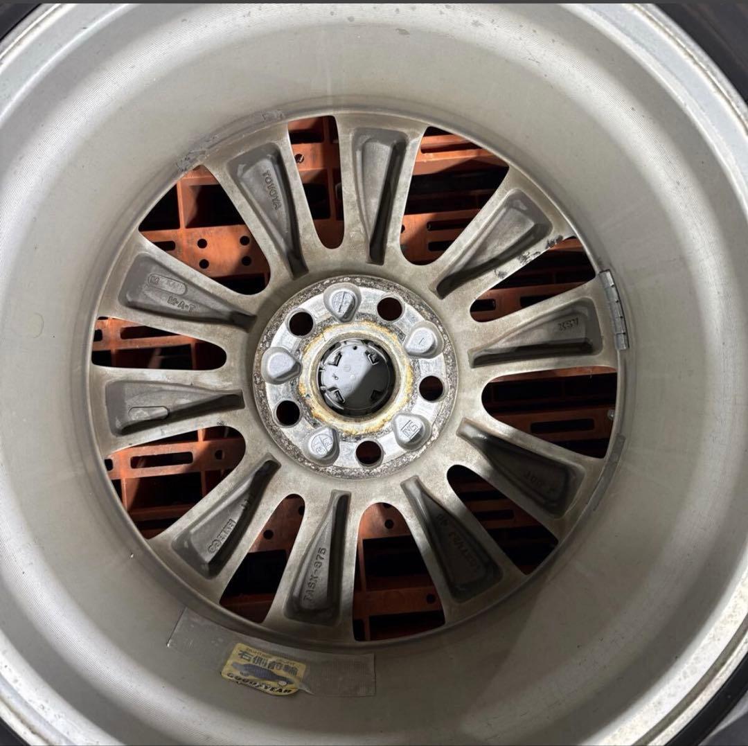 トヨタ純正18インチアルミホイール ヨコハマタイヤ RV03 235/50R18
