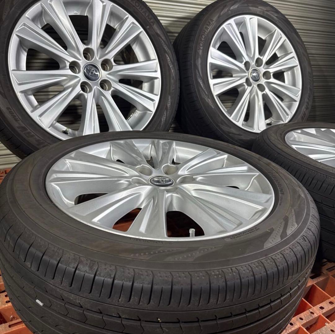 トヨタ純正18インチアルミホイール ヨコハマタイヤ RV03 235/50R18