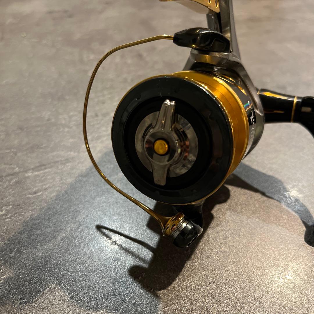 16デスピナBB-X2500DXGDESPINA スピニングリール　①