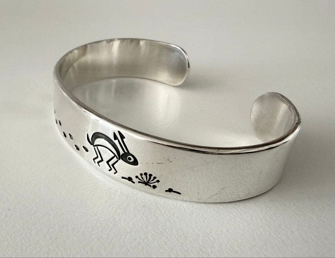 インディアンジュエリー ナバホ ナターシャペシュラカイ スタンプ バングル