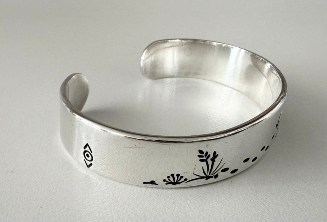 インディアンジュエリー ナバホ ナターシャペシュラカイ スタンプ バングル