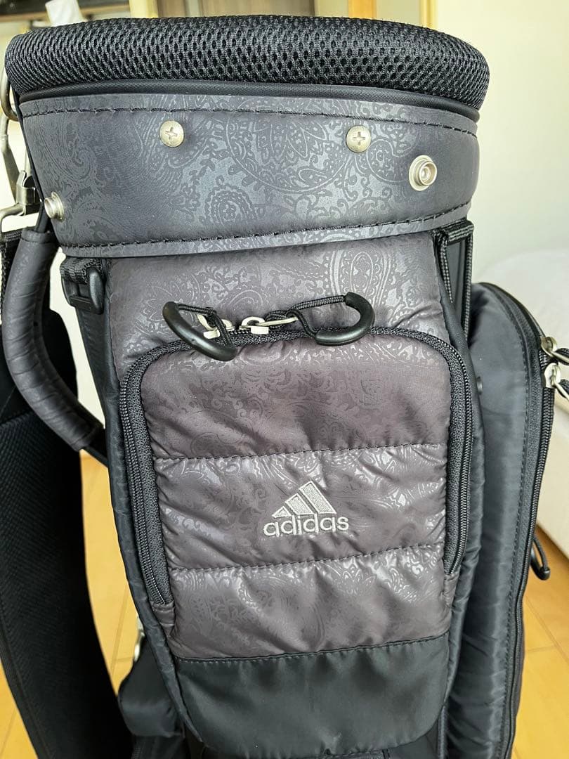 美品アディダス　COREカートキャディバッグ8 QR743 ペイズリー柄　9型