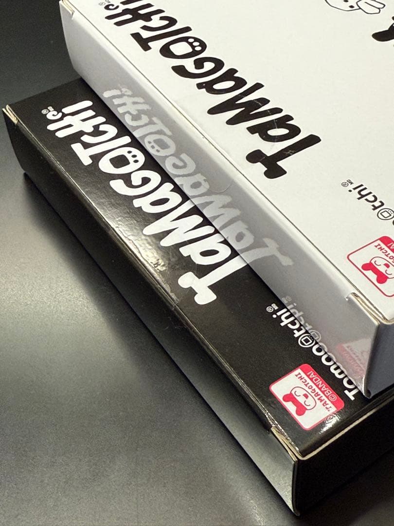 【新品未開封】たまごっち　フラグメント　FRGMTEDITION2　白黒セット