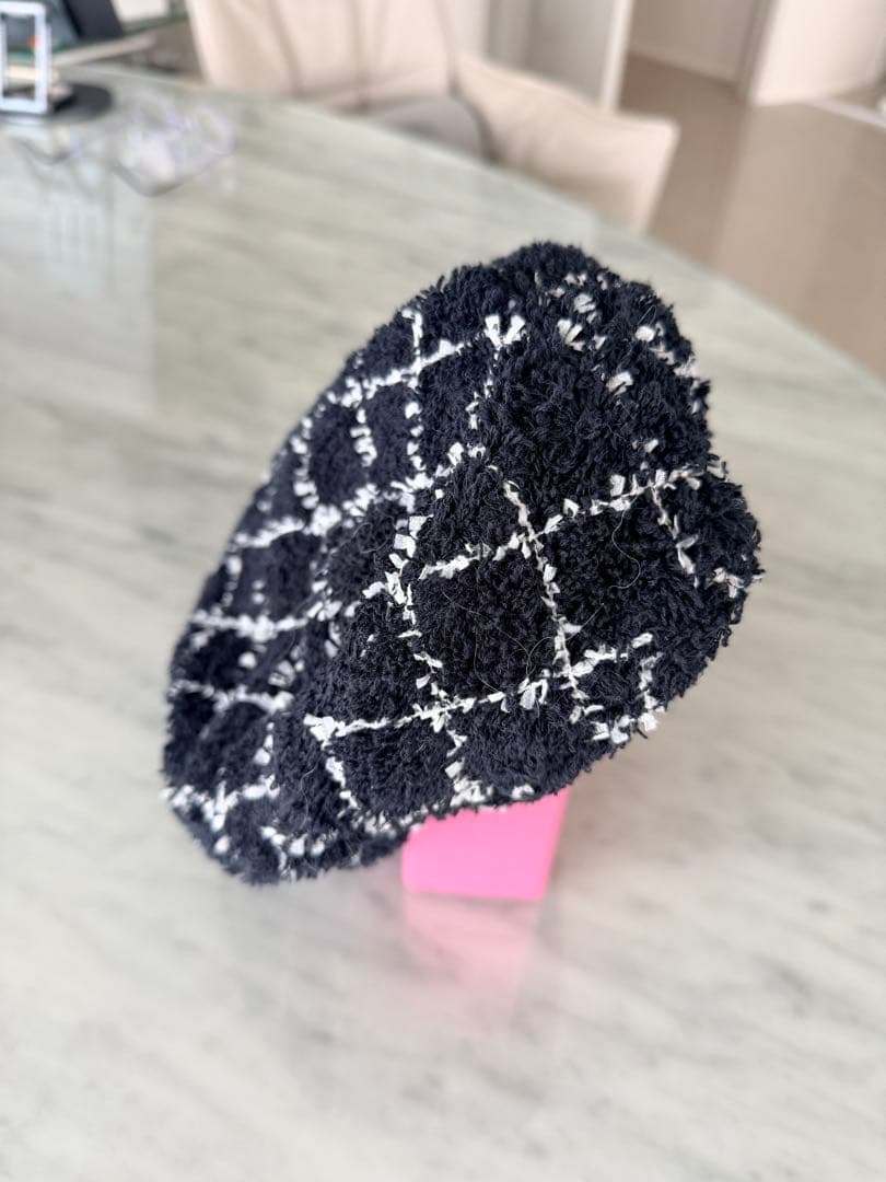 シャネルツイート生地黒と白のチェック柄 ベレー帽　Mザイズ美品