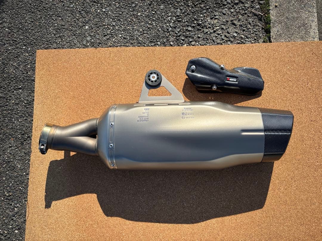 美品 R1250GS AKRAPOVIC スリップオンマフラー