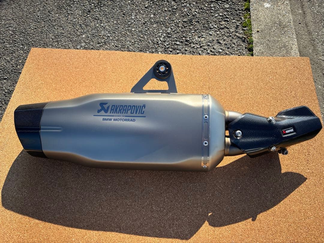 美品 R1250GS AKRAPOVIC スリップオンマフラー