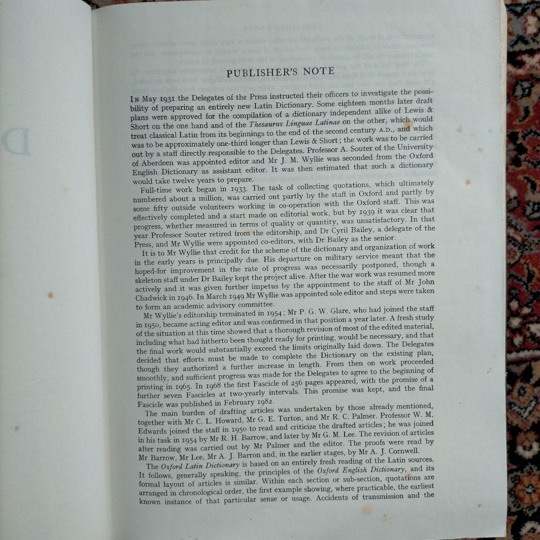 洋書 OXFORD LATIN DICTIONARY 1982