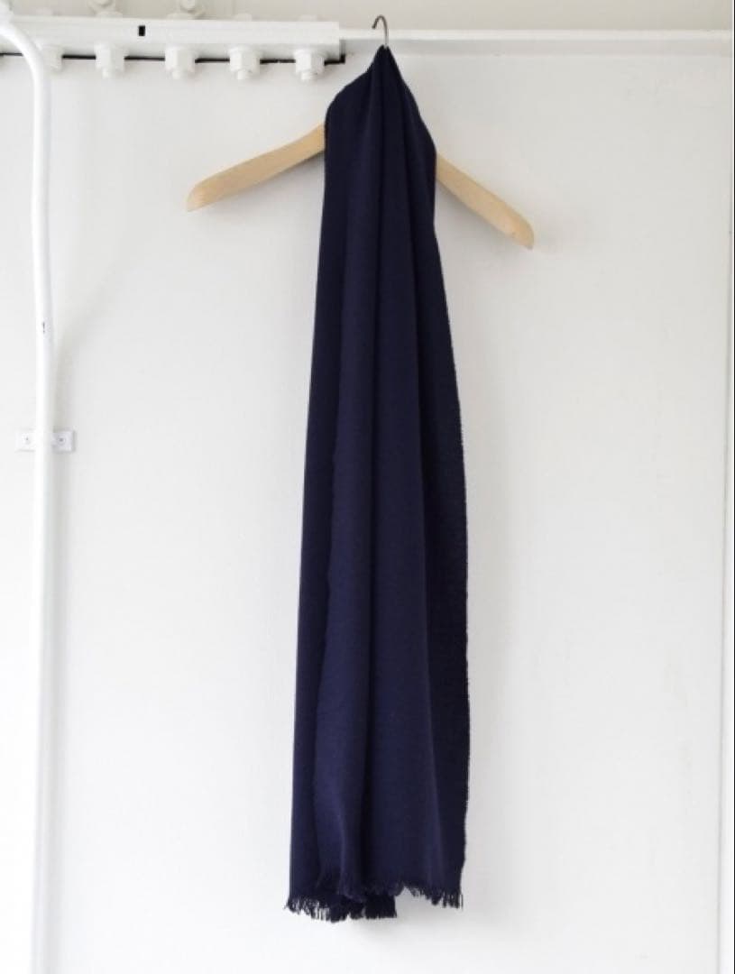 COMOLI シルクウールマフラー ネイビー