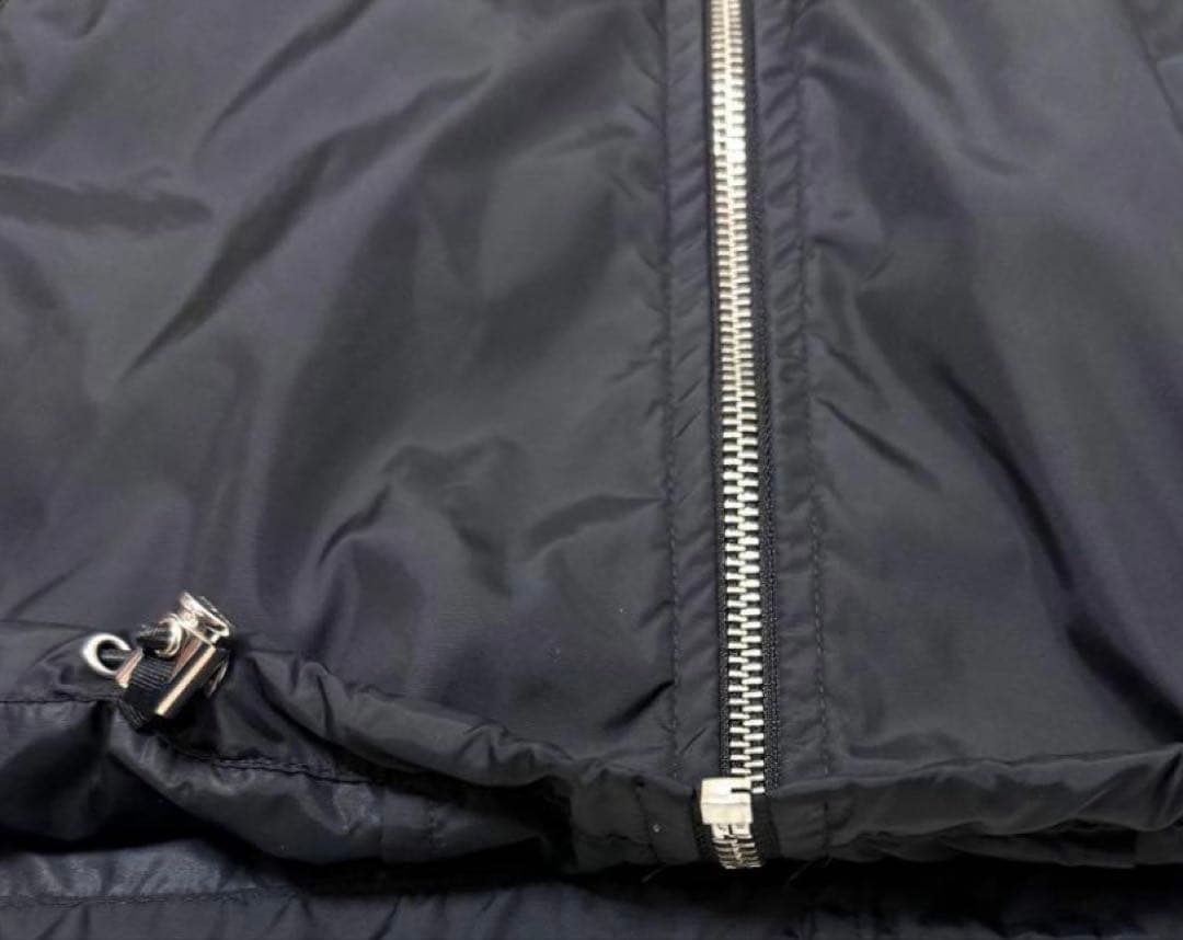 PRADA 三角ロゴ　ナイロンジャケット パーカー レディース 44