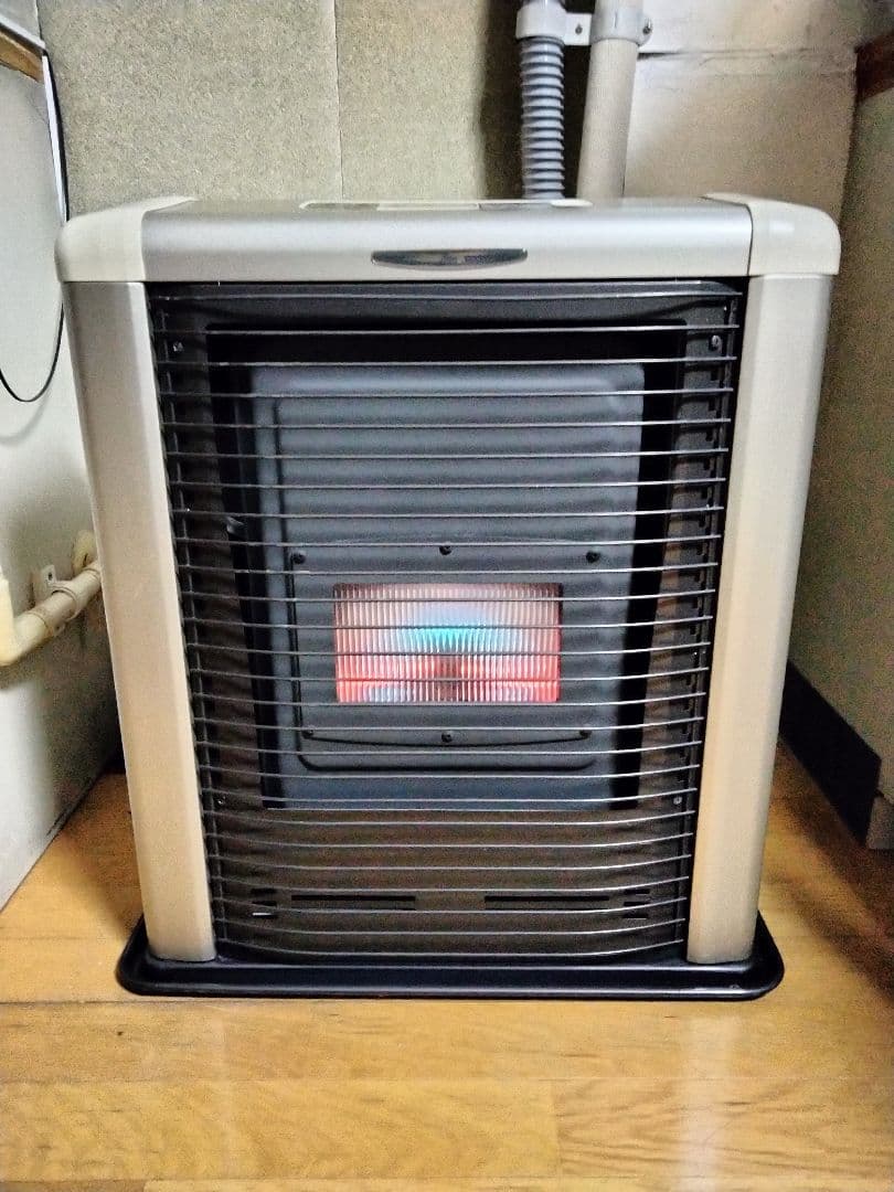 サンポットFF石油ストーブゼータス！品番「FFR‐563SX」2017年式中古品