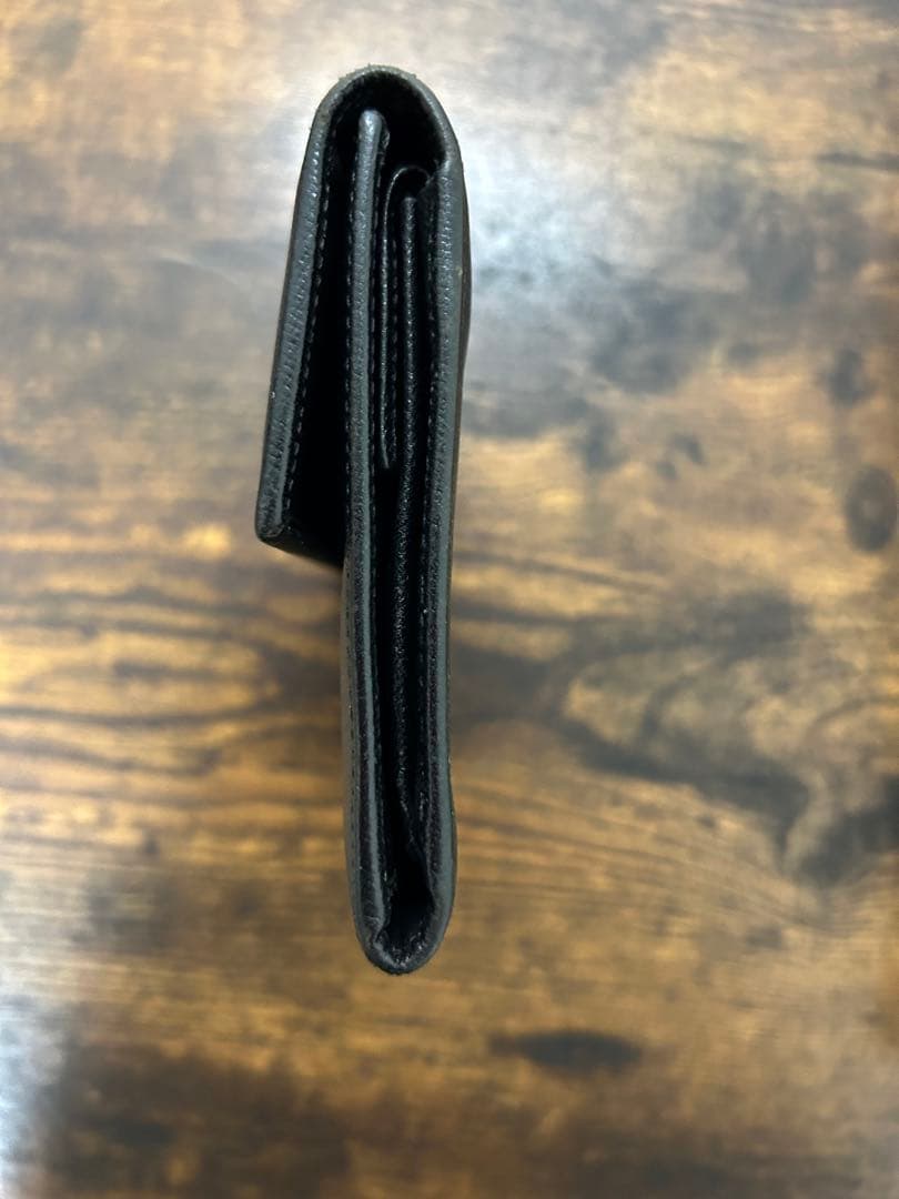 PRADA ブラック レザー 二つ折り財布