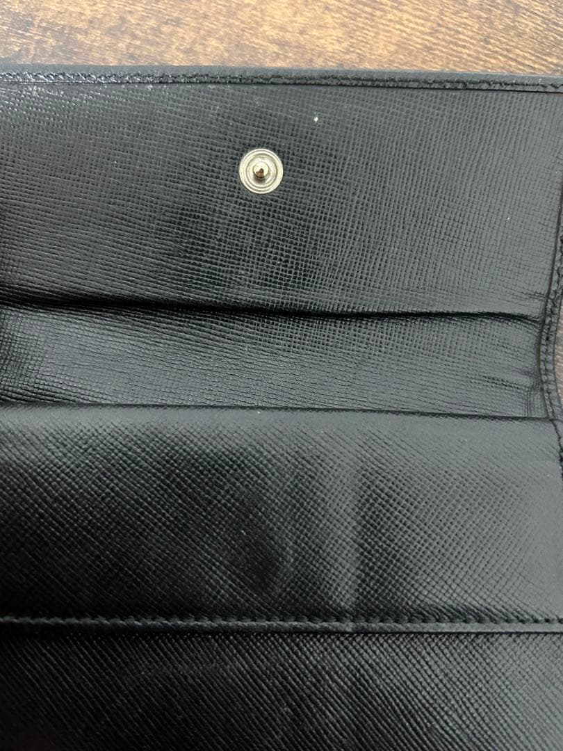PRADA ブラック レザー 二つ折り財布
