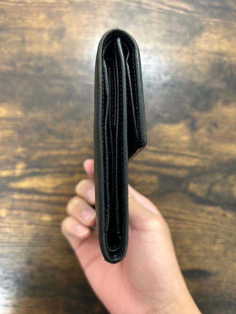 PRADA ブラック レザー 二つ折り財布
