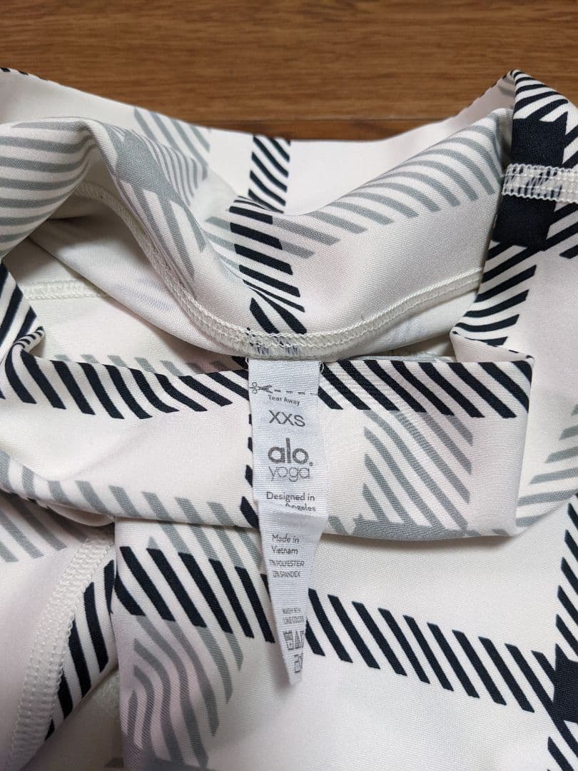 美品 alo yoga チェック柄スパッツ XXS