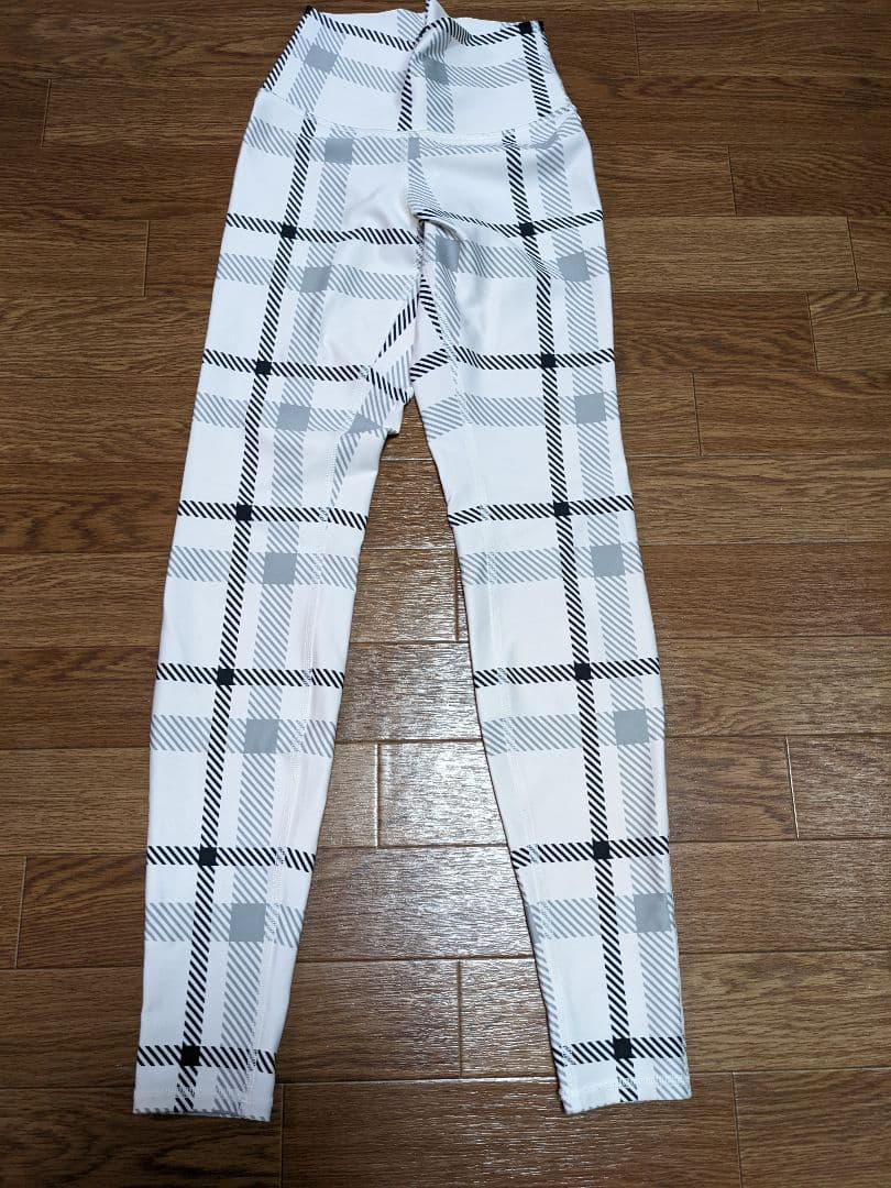 美品 alo yoga チェック柄スパッツ XXS