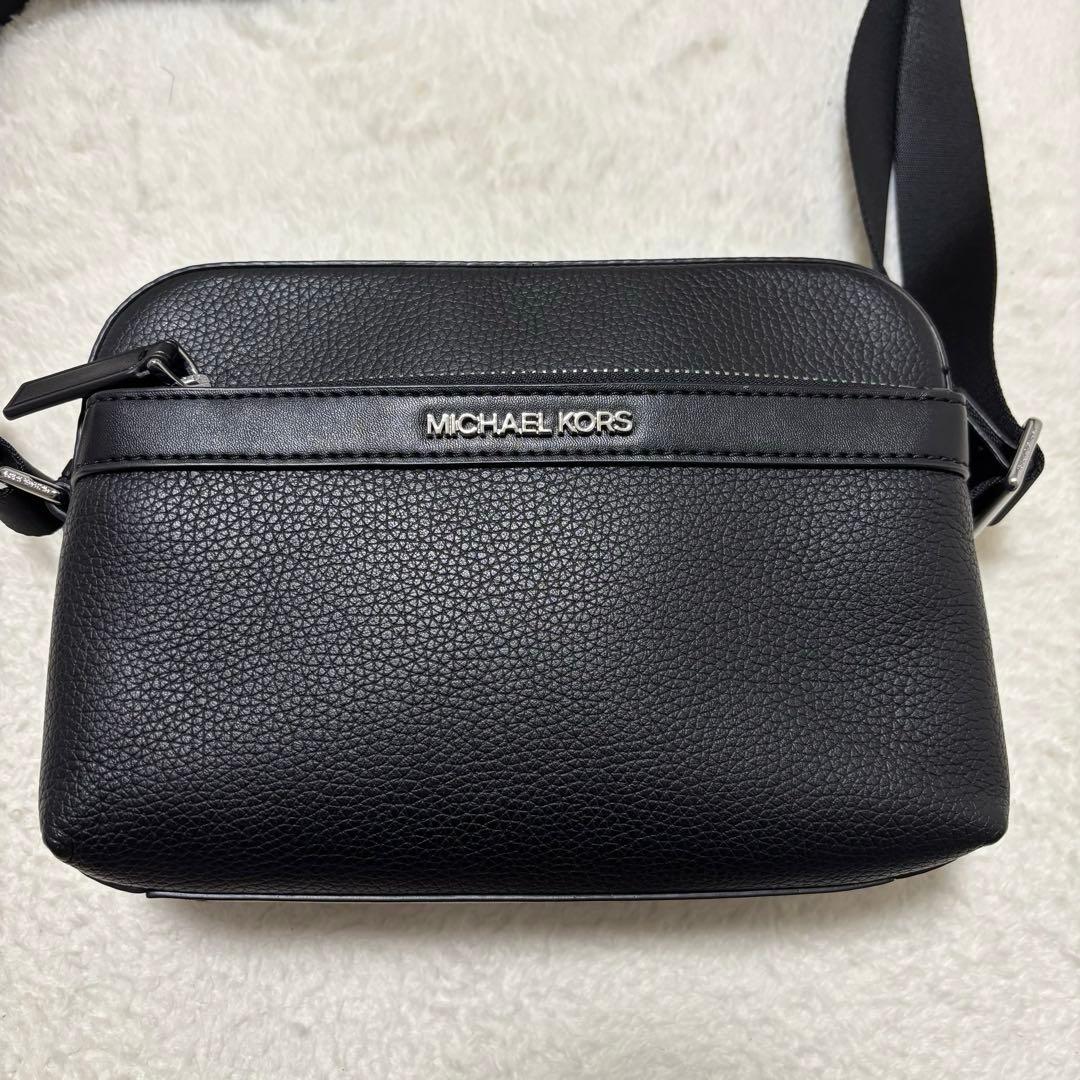 美品 マイケルコース レザー カメラバッグ ショルダーバッグ シボ革 ブラック