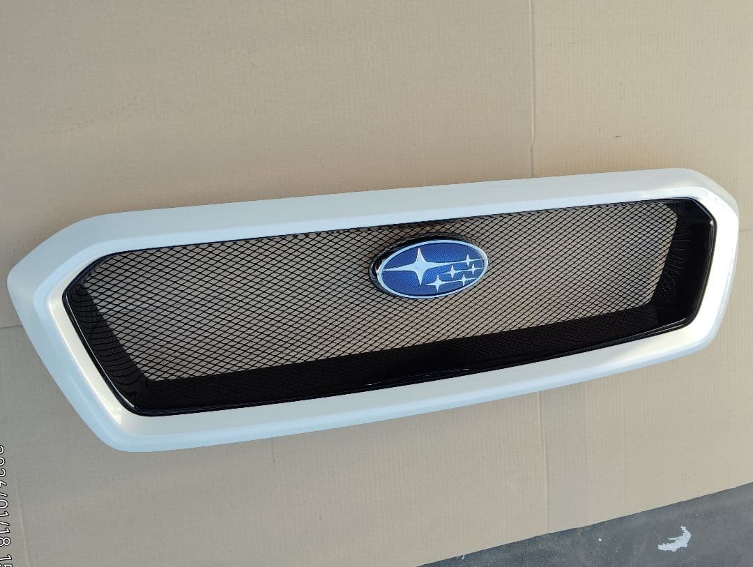 スバル　レヴォーグVM系前期型　純正フロントグリル　クリスタルホワイトパール