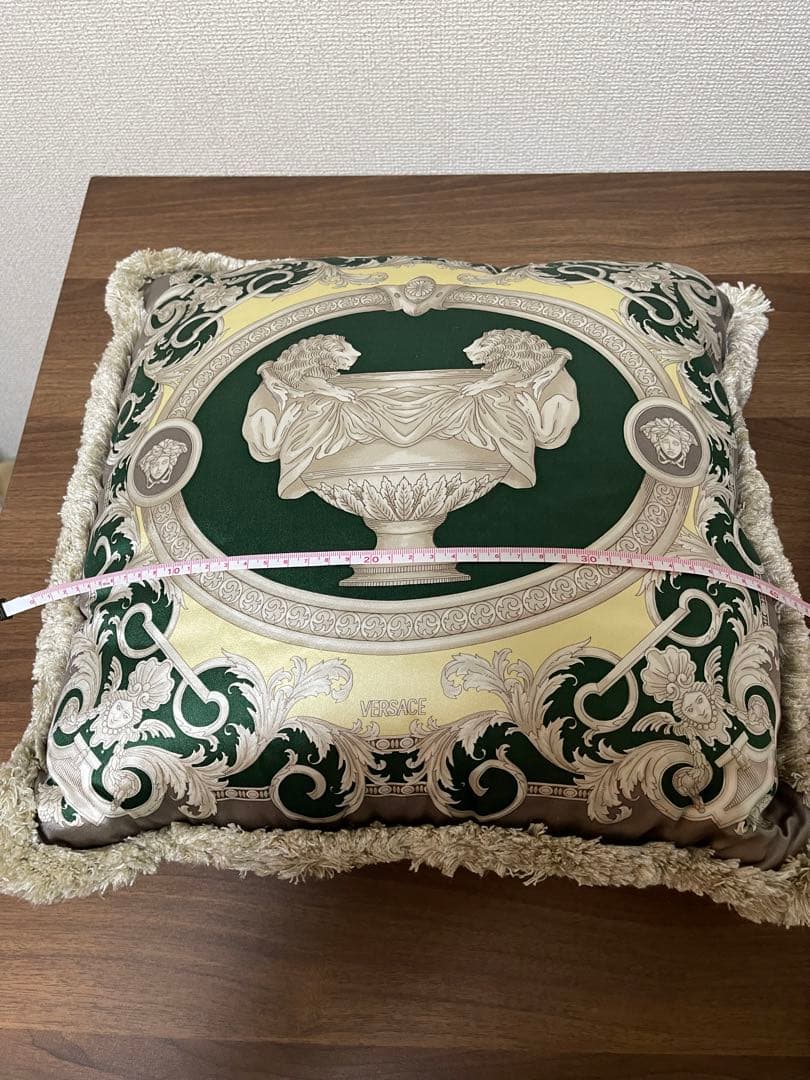 ヴェルサーチ シルク クッション