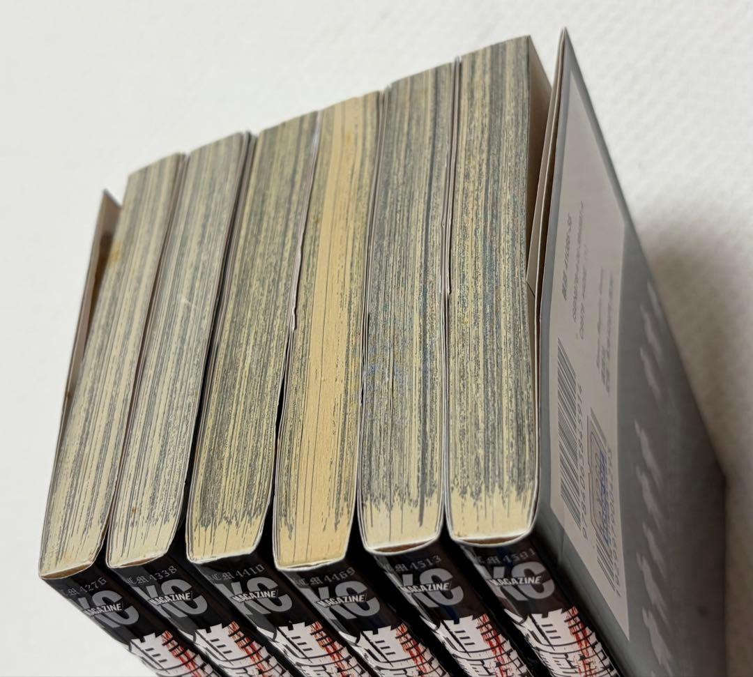 進撃の巨人1〜34全巻まとめ売り！コミックケース付き！