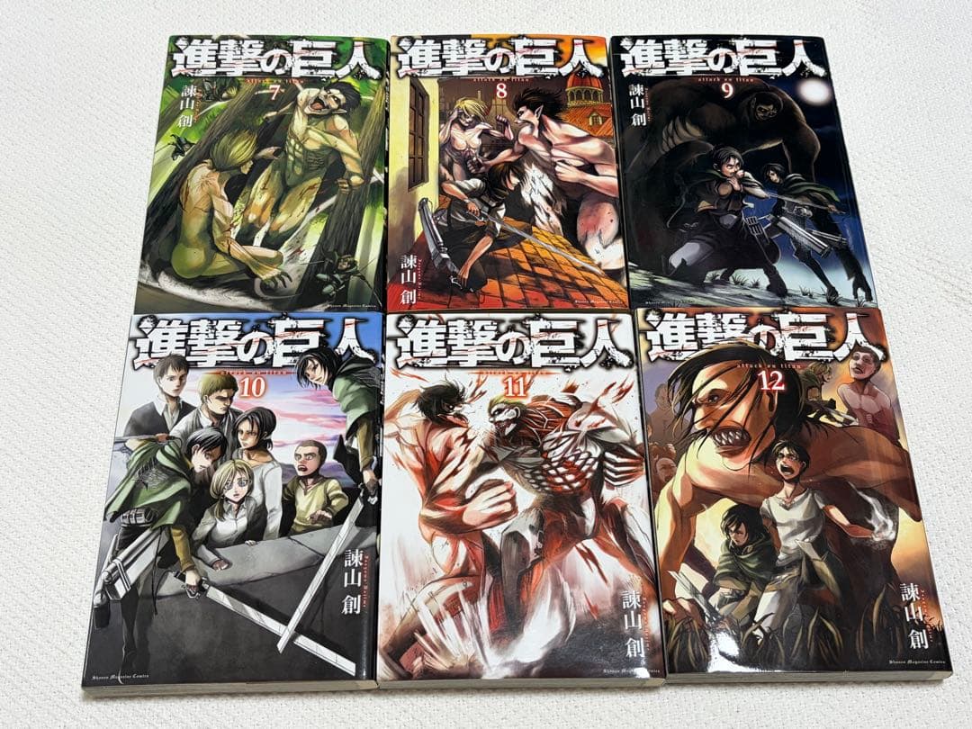 進撃の巨人1〜34全巻まとめ売り！コミックケース付き！