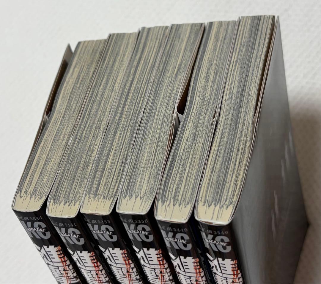 進撃の巨人1〜34全巻まとめ売り！コミックケース付き！