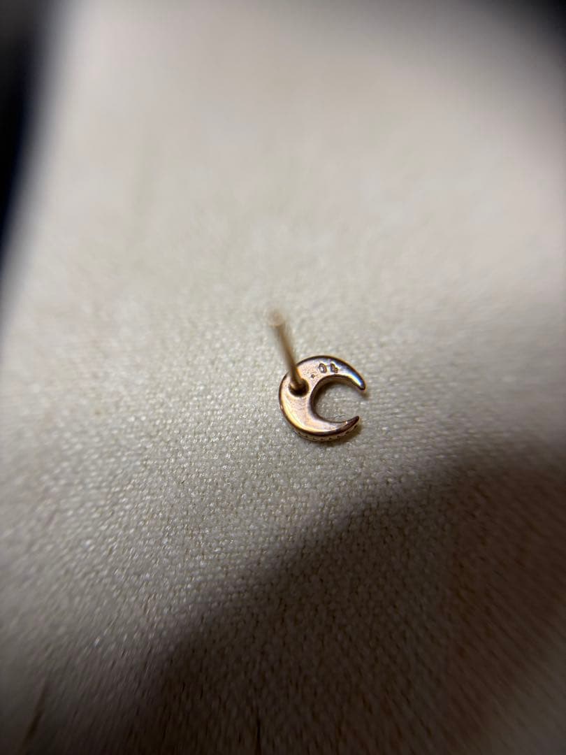 AVARON K18 ダイヤモンドピアス　クレセント　三日月　ピンクゴールド