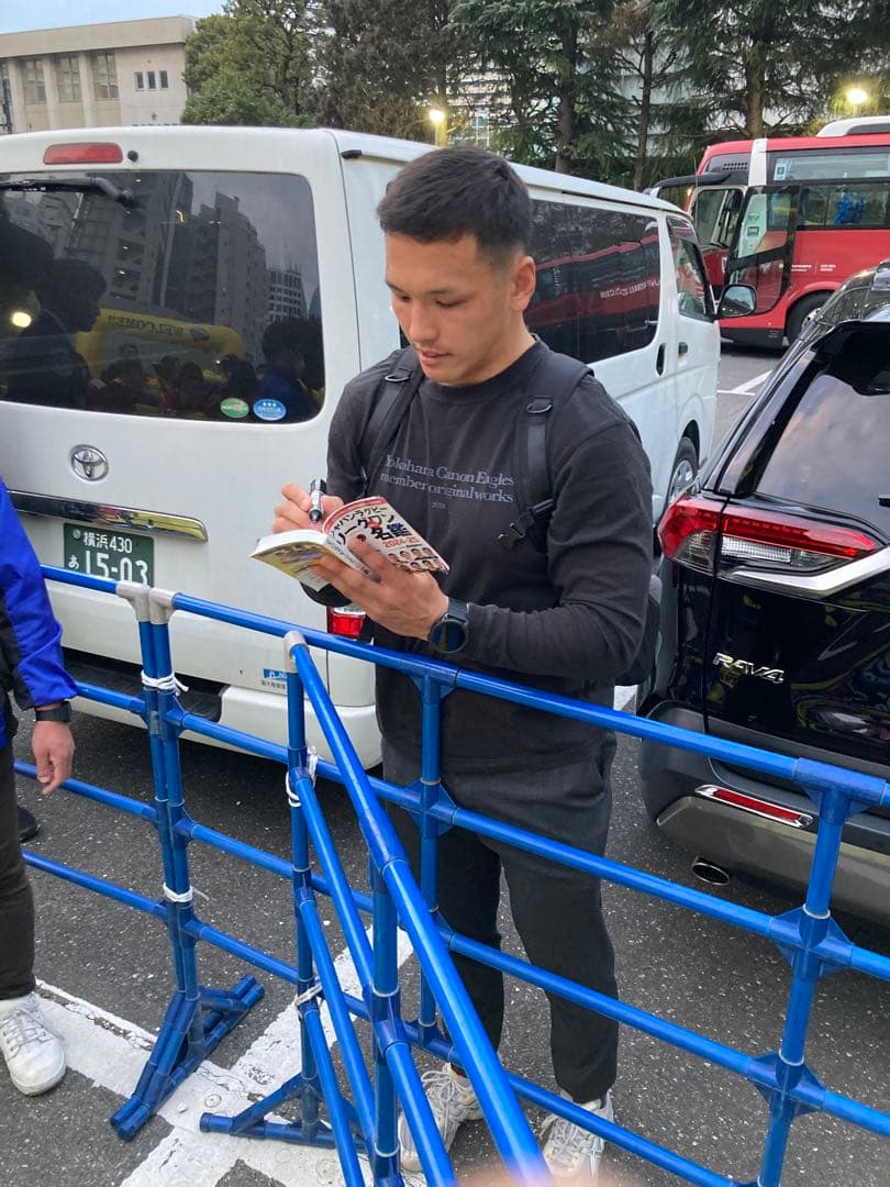 横浜キャノンイーグルス　グリエル、フィリップ、梶村選手　直筆サイン入り応援シャツ