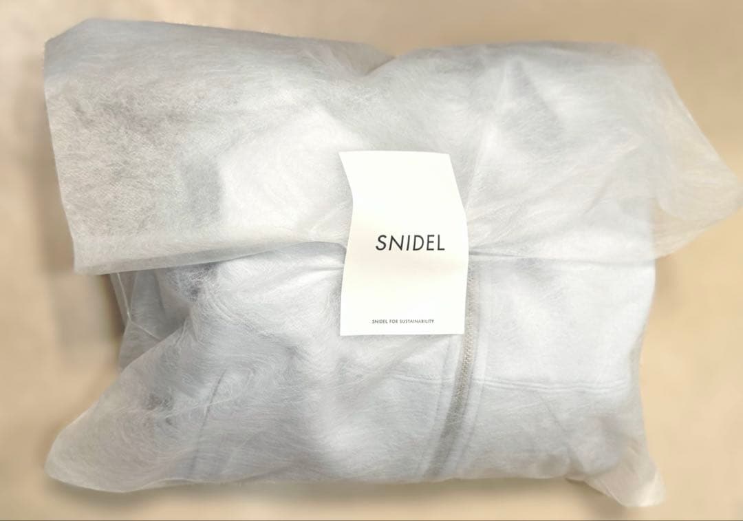 SNIDEL 新作 フリルショートジップパーカー ライトブルー