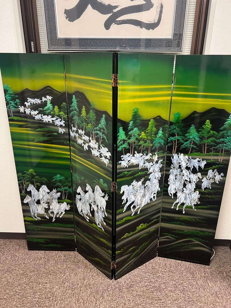 「九十九頭馬」の螺鈿屏風 インテリアアート