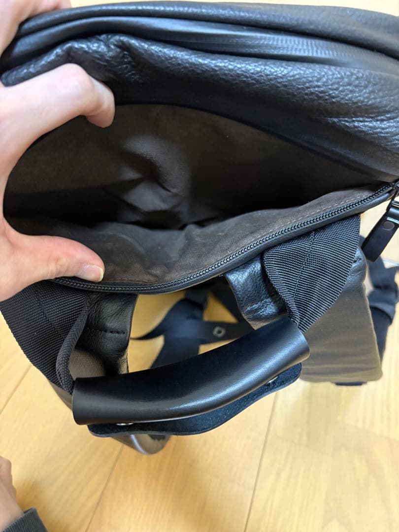 カワニシカバン　seowU[セオウー]｜撥水レザー色はブラック使用1週間