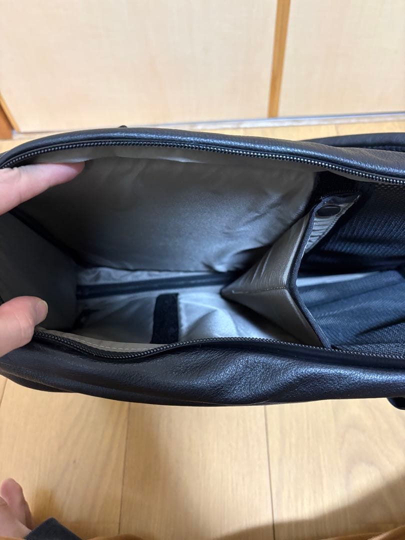 カワニシカバン　seowU[セオウー]｜撥水レザー色はブラック使用1週間