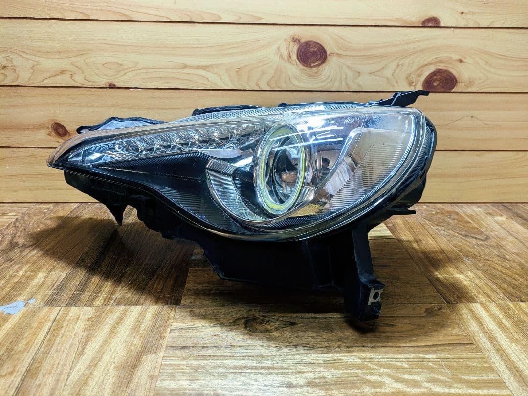 ゆ 86 ZN6 イカリング シーケンシャル ヘッドライト 黄ばみ無し