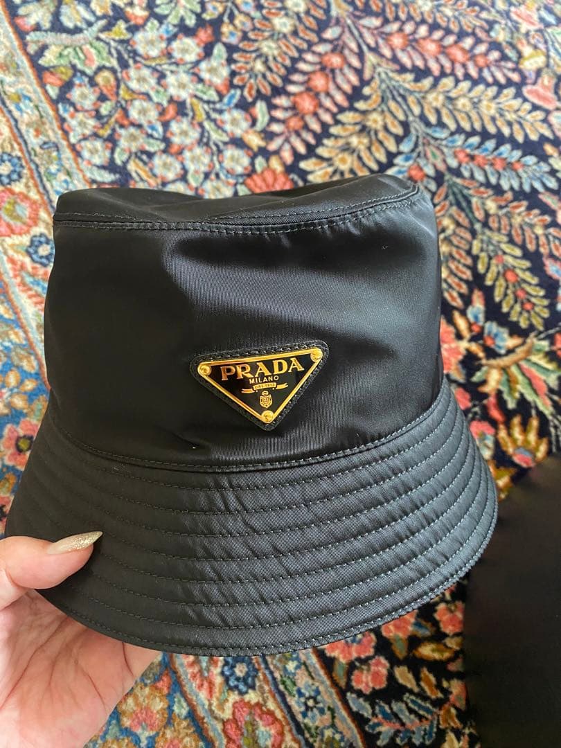 sae_tana223PRADA Re-Nylon バケットハットゴールド