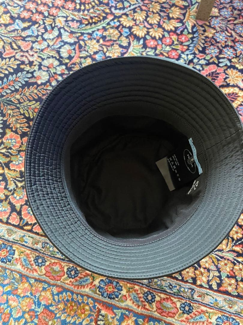 sae_tana223PRADA Re-Nylon バケットハットゴールド