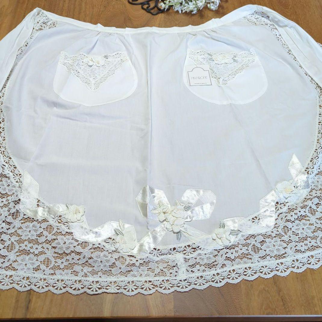 さえら　ヒスクローネ　サロンエプロン　レースエプロン