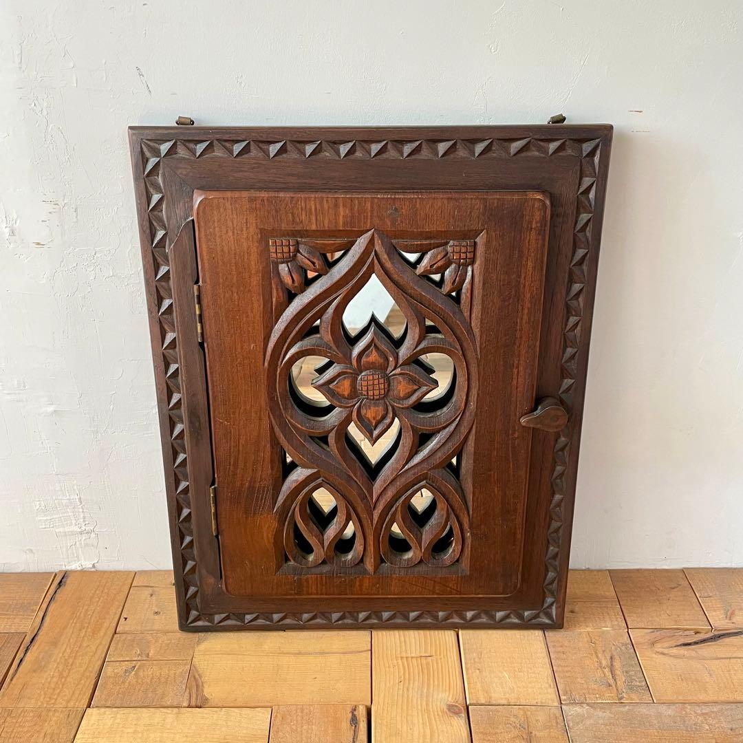 【専用】112. 木彫 透彫り 扉付き 四角型 鏡 ミラー 壁掛け