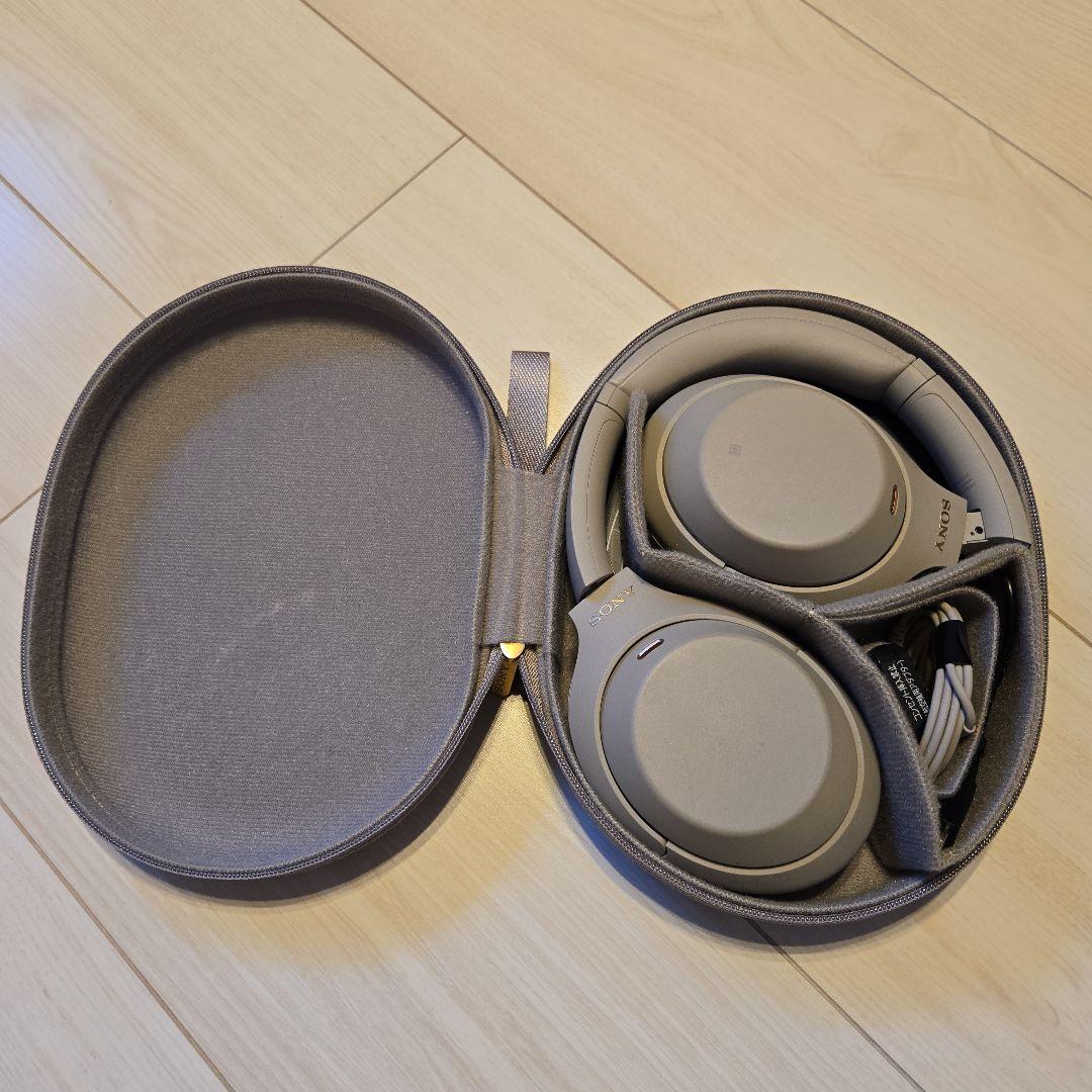 Sony ワイヤレスヘッドホン WH-1000XM4（箱無し・ケース有り）