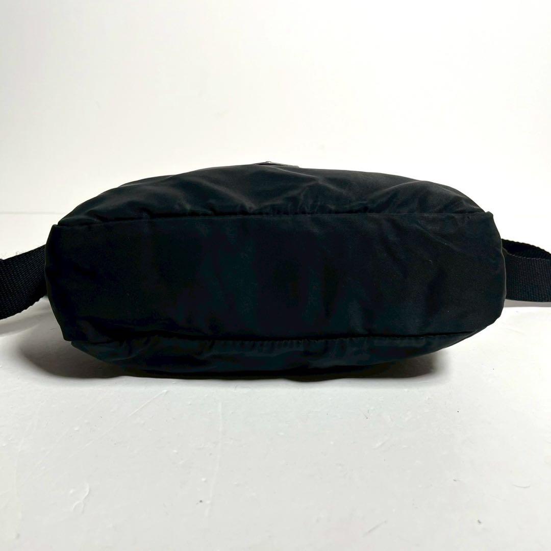 【美品】プラダ ミニ カメラバッグ ショルダーバッグ テスートナイロン 黒色