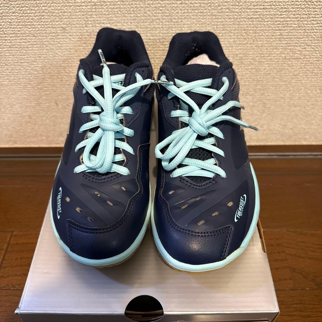 バドミントンシューズ