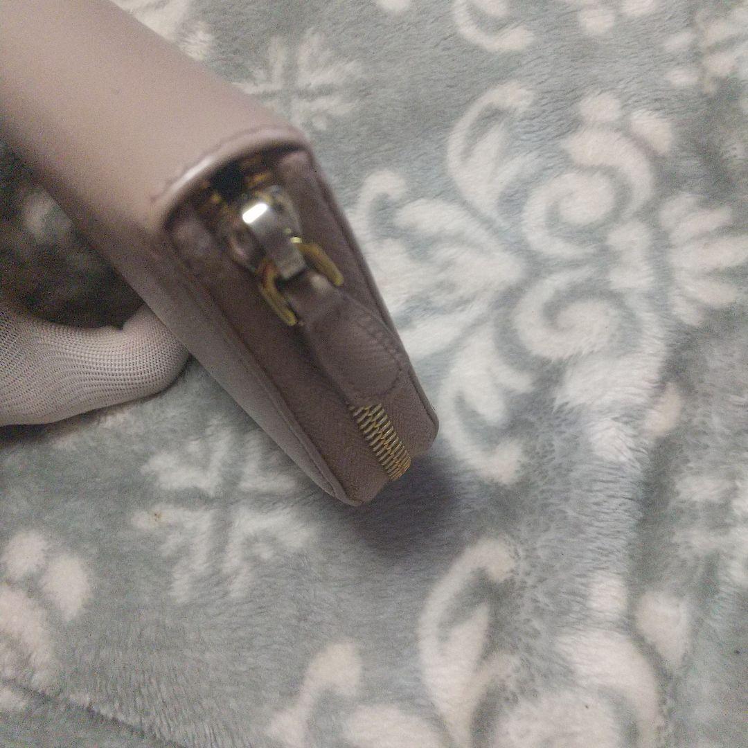 プラダPRADAサフィアーノラウンドファスナーベージュ系